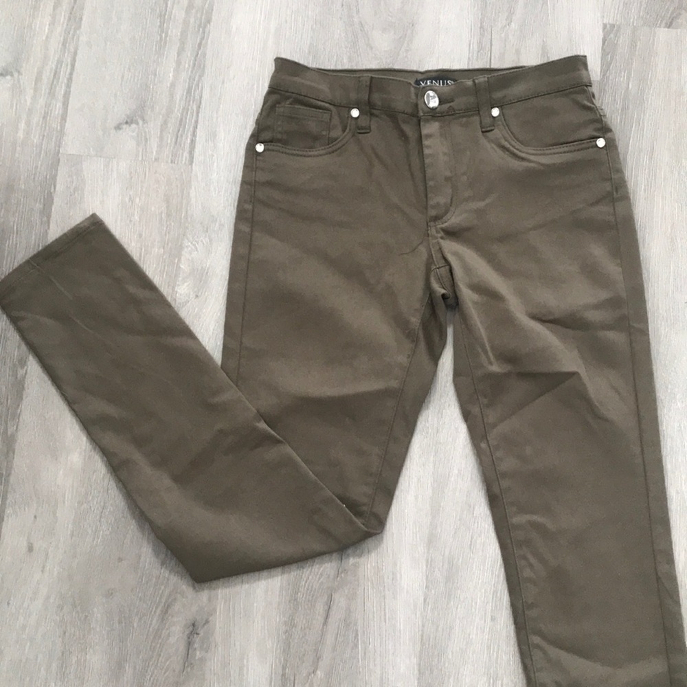 New Venus olive green size 4